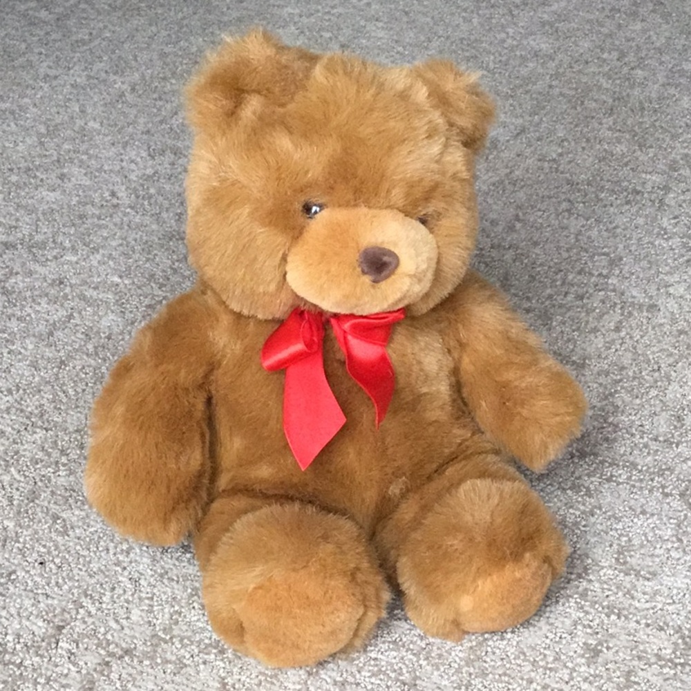 GUND Teddy Bear, from the 1980’s, pristine condition, soft & needs a new home